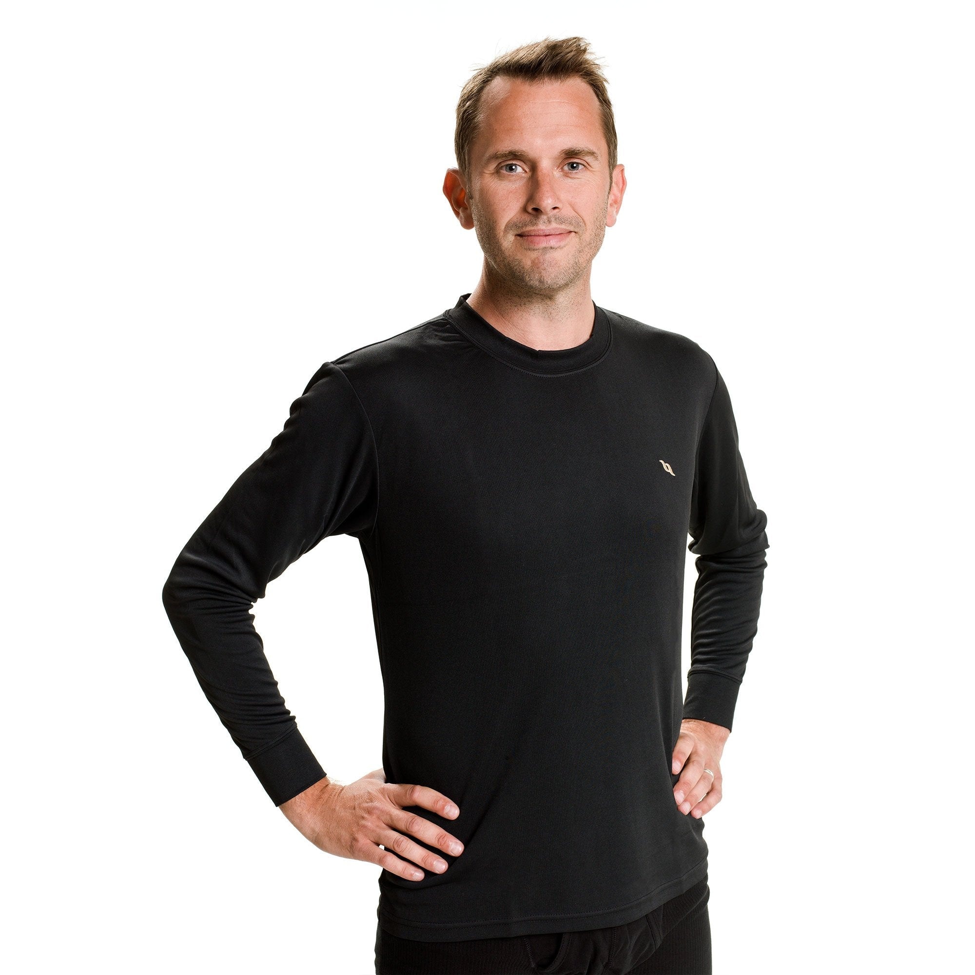 Langarmshirt PP 1605 in Schwarz, getragen von einem Mann