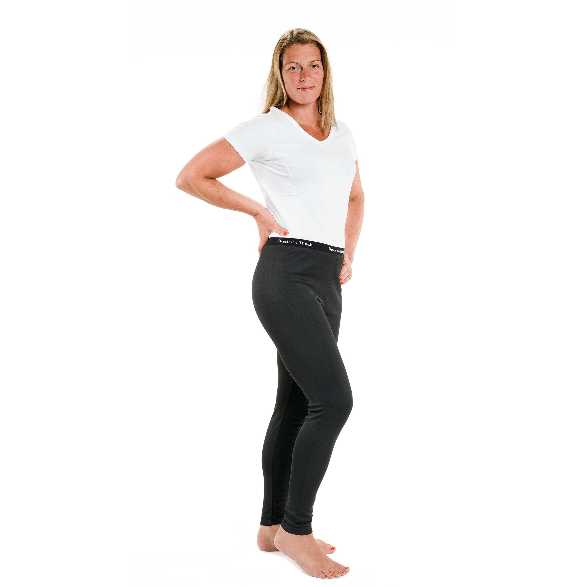 Schwarze lange PP-Unterhose für Damen in seitlicher Trageansicht